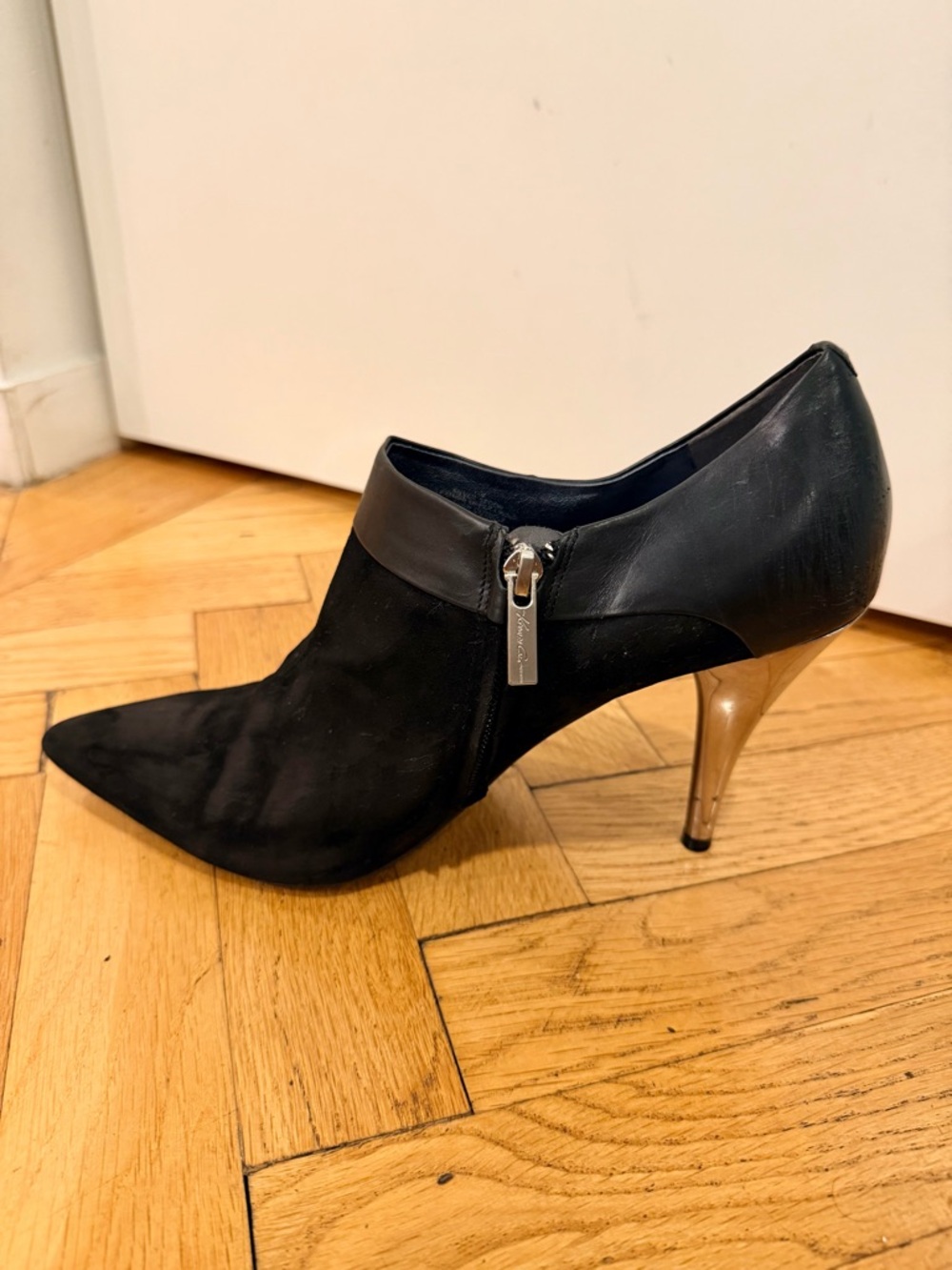 Kenneth Cole 9-2-5 Black Suede Leather Pointed Toe Booties Size 11